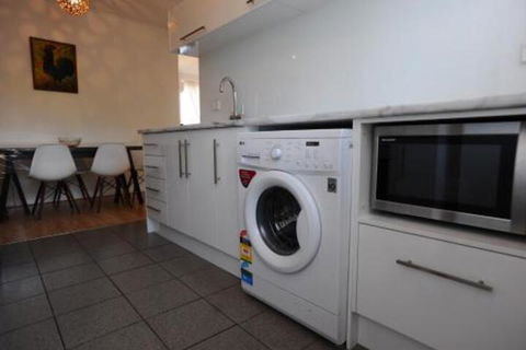 Glenelg Holiday Apartments The Broadway - Northern Rivers Accommodation 6