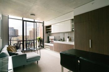Spacious Apartment Close To Melbourne CBD - Northern Rivers Accommodation 6