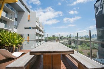 Spacious Apartment Close To Melbourne CBD - Northern Rivers Accommodation 4