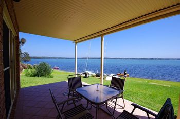 Luxury Waterfront House - Northern Rivers Accommodation 6