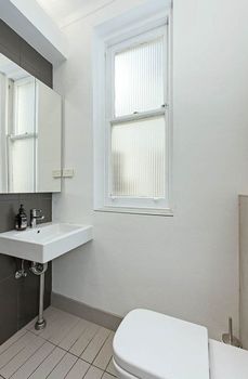 Spacious One Bedroom Heart Of Potts Point H333 - Northern Rivers Accommodation 3