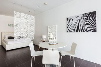 Executive Two Bed Penthouse Studio In The City - Northern Rivers Accommodation 6
