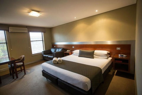 Seacombe House Motor Inn Port Fairy - Northern Rivers Accommodation 3