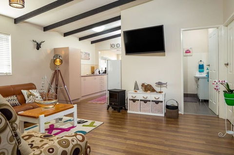 Magical Tomakin Getaway - Northern Rivers Accommodation 4