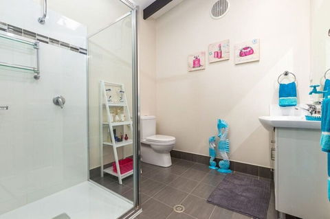 Magical Tomakin Getaway - Northern Rivers Accommodation 6