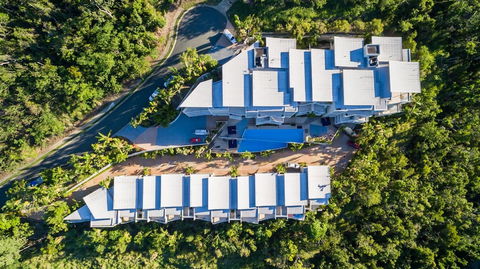 Azure Sea Whitsunday Resort - Northern Rivers Accommodation 1