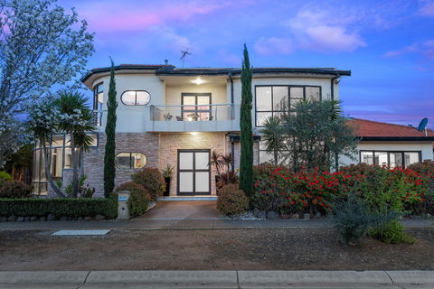 Villa De Marseilles - Melbourne - Northern Rivers Accommodation 0