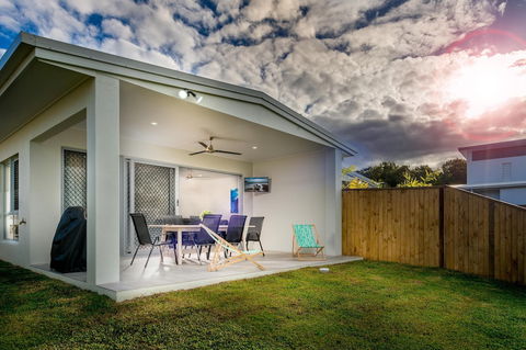 Blue Lagoon Villa B - Northern Rivers Accommodation 1