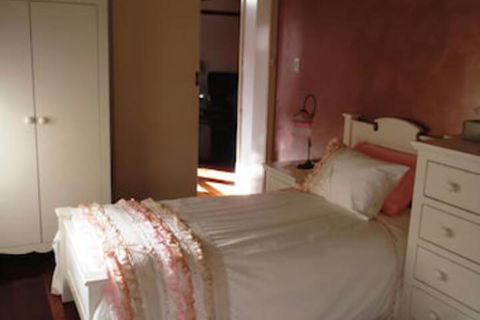 Rose Garden On Church BnB - Northern Rivers Accommodation 7