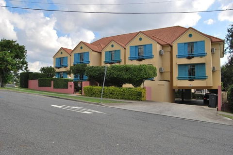 AAA Albion Manor Apartments And Motel - Northern Rivers Accommodation 1