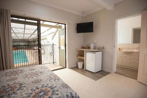 Batemans Bay Manor - Northern Rivers Accommodation 7