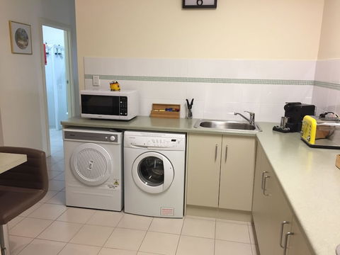 Lyreen's Apartment B&B - Northern Rivers Accommodation 5