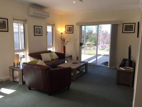 Lyreen's Apartment B&B - Northern Rivers Accommodation 0