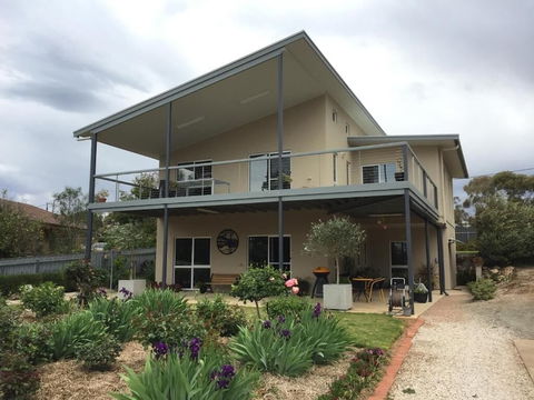 Lyreen's Apartment B&B - Northern Rivers Accommodation 1