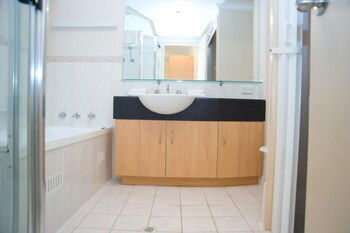 The Grand Apartments North Adelaide - Northern Rivers Accommodation 5