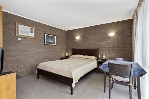 A1 Motels Port Fairy Motel And Apartments - Northern Rivers Accommodation 4