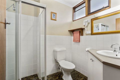 A1 Motels Port Fairy Motel And Apartments - Northern Rivers Accommodation 6