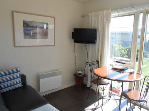 Tidelines Of Bicheno - Northern Rivers Accommodation 5