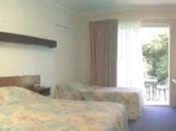 Corlette Palms Motor Inn - Northern Rivers Accommodation 1