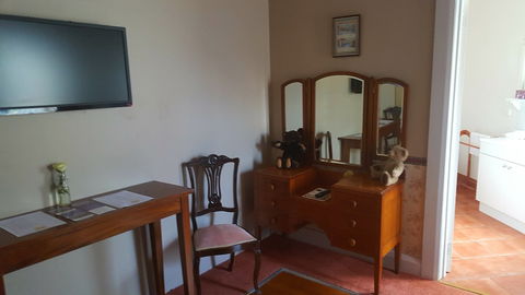 The Bears Went Over The Mountain - Northern Rivers Accommodation 0