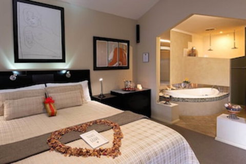 Riverview Rise Retreats - Northern Rivers Accommodation 0