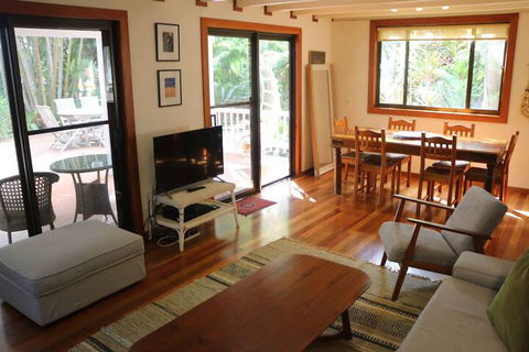 A Beach House At Byron - Northern Rivers Accommodation 6