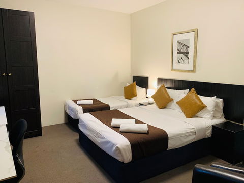 Greenwich Inn Sydney Hotel - Northern Rivers Accommodation 0