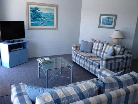 Breakers Apartments Mollymook - Northern Rivers Accommodation 5