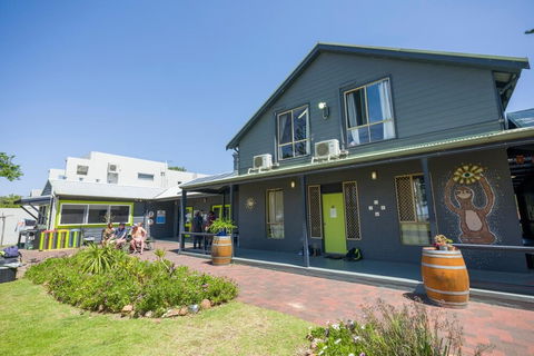 Dunsborough Beachouse YHA Hostel - Northern Rivers Accommodation 0