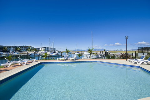 Beachside Magnetic Harbour - Northern Rivers Accommodation 5