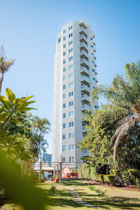 Emerald Surfers - Northern Rivers Accommodation 0