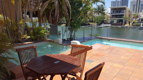 Emerald Surfers - Northern Rivers Accommodation 5