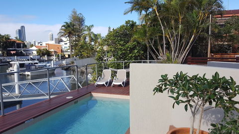 Emerald Surfers - Northern Rivers Accommodation 4