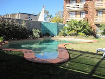 Desert Rose Inn Alice Springs - Northern Rivers Accommodation 2