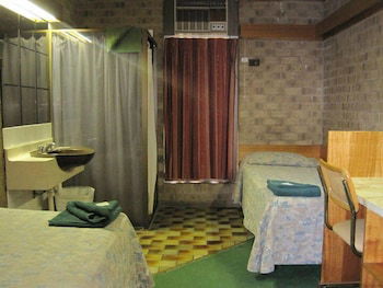Desert Rose Inn Alice Springs - Northern Rivers Accommodation 6