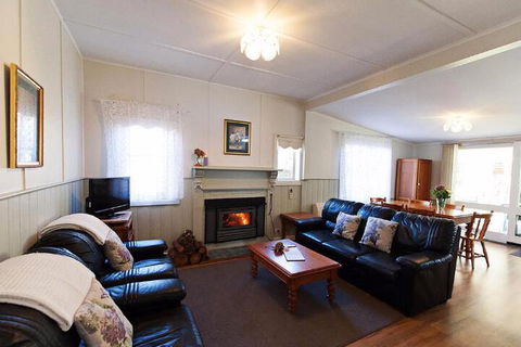 Country Gate Cottages - Northern Rivers Accommodation 3