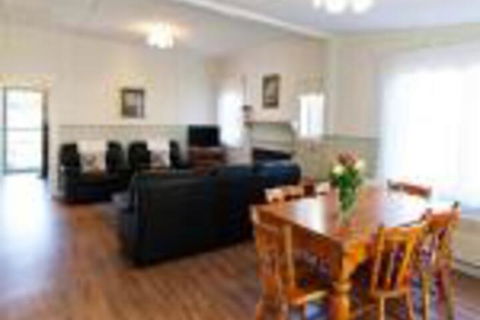 Country Gate Cottages - Northern Rivers Accommodation 0