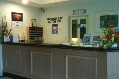 Runaway Bay Motor Inn - Northern Rivers Accommodation 3