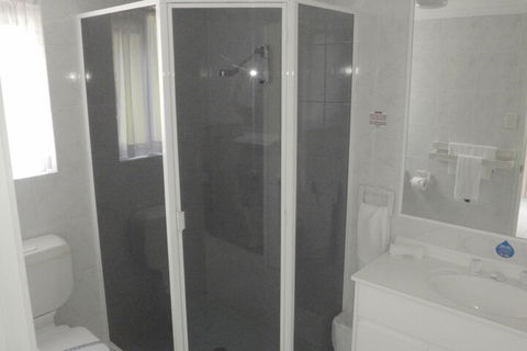 Runaway Bay Motor Inn - Northern Rivers Accommodation 5