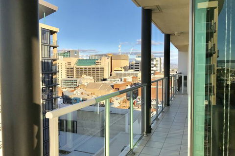 Adelaide DressCircle Apartments North Terrace - Northern Rivers Accommodation 2
