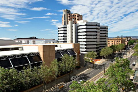 Adelaide DressCircle Apartments North Terrace - Northern Rivers Accommodation 6