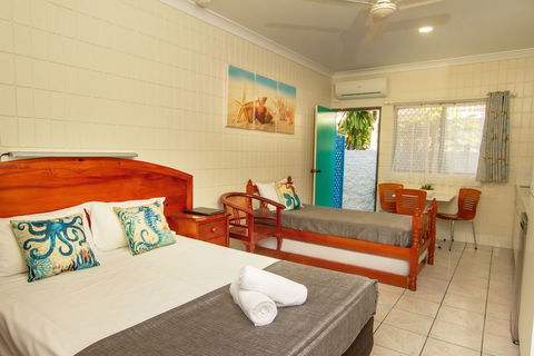 Tropical Palms - Northern Rivers Accommodation 6