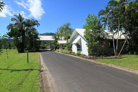 Tully Motel - Northern Rivers Accommodation 1
