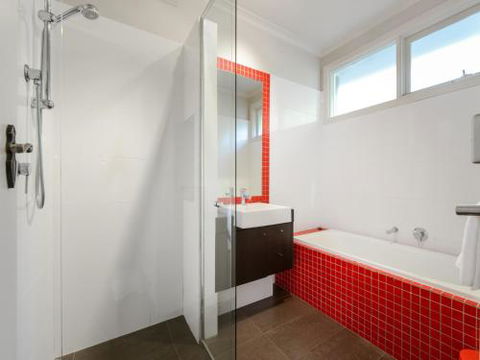 BOUTIQUE STAYS Sandyside Sandringham Villa Units - Northern Rivers Accommodation 4