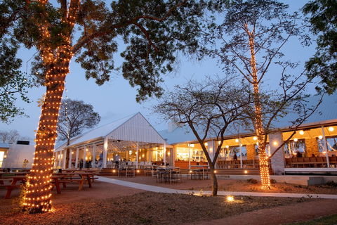 Camden Valley Inn - Northern Rivers Accommodation 0