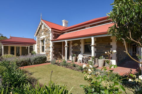 Trafalgar Premium Vintage Suites - Northern Rivers Accommodation 5