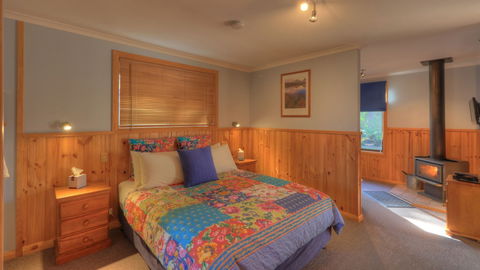 Derwent Bridge Chalets & Studios - Northern Rivers Accommodation 1