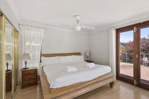 McAuleys Beach House - Northern Rivers Accommodation 1