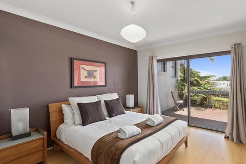 McAuleys Beach House - Northern Rivers Accommodation 2