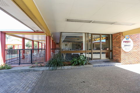 Reef Resort Motel - Northern Rivers Accommodation 1